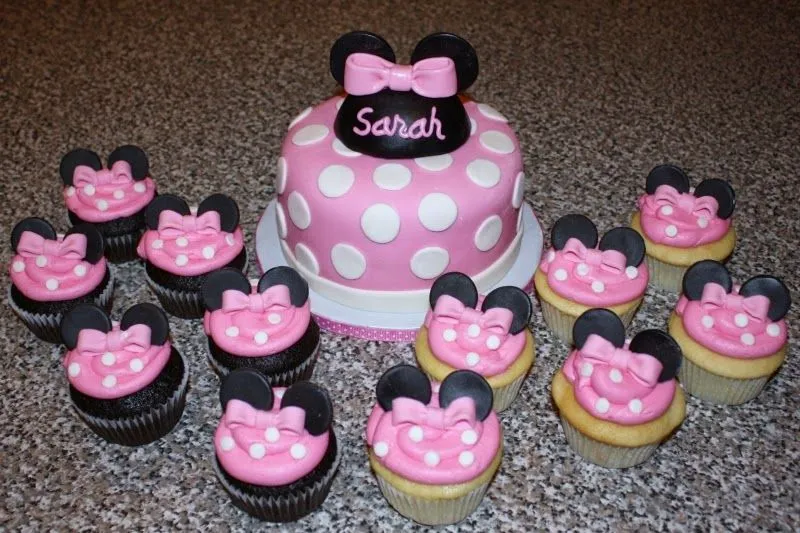 MuyAmeno.com: Cupcakes Minnie Mouse, parte 1
