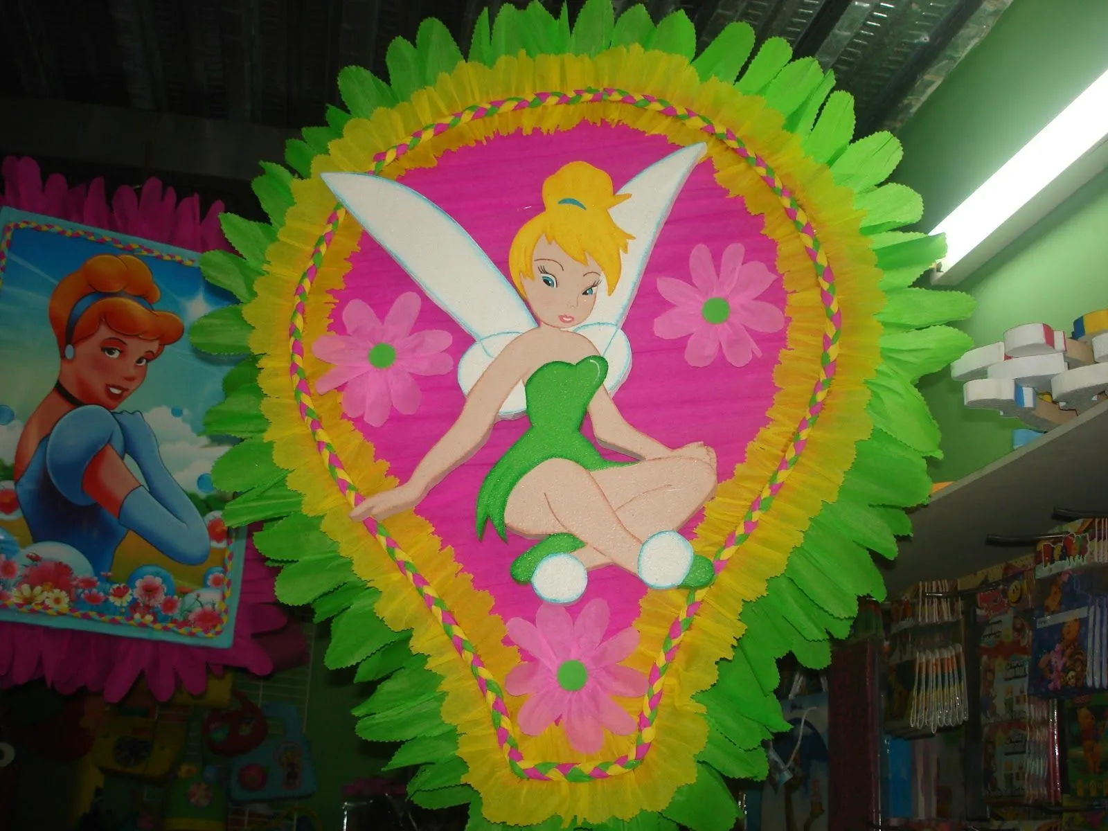 MuyAmeno.com: Piñatas Tinkerbell, parte 2