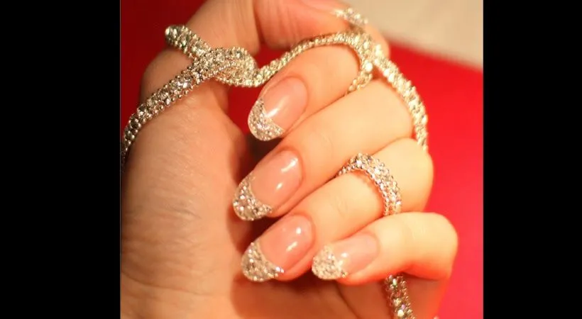 MuyAmeno.com: Uñas con Piedras, parte 5
