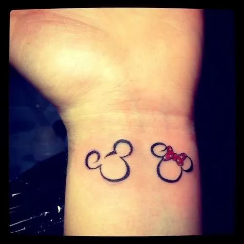 Tattoo de Mickey y Minnie - Imagui