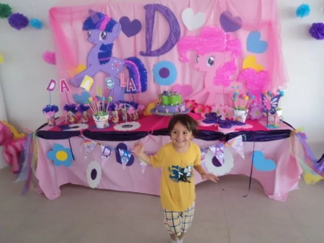 Mesa para pastel, tema My little pony. Kiddy's fiestas infantiles ... Mesa para pastel, tema My little pony. Kiddy's fiestas infantiles ...