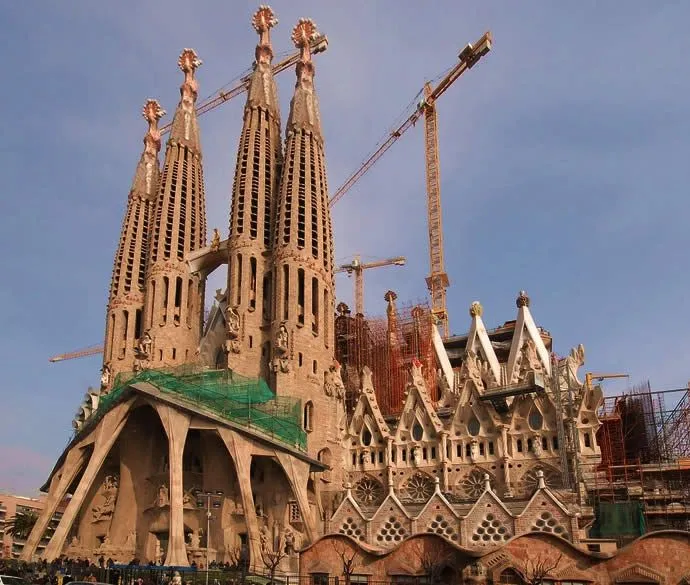 N] Templo de la sagrada familia se terminará en 2026 - Taringa!