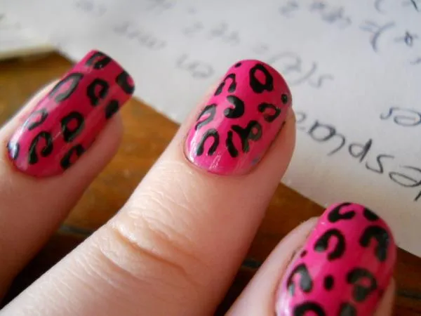 NAIL ART: ANIMAL PRINT: Leopardo rosa @