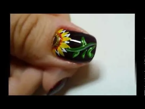 Nail art. Girasoles - YouTube