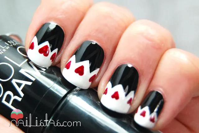 Nailistas: #1 Uñas decoradas para San Valentín // Corazones sobre B/