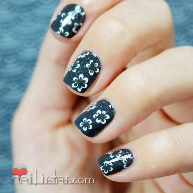 Nailistas: Uñas cortas decoradas con flores Nailistas: Uñas cortas decoradas con flores