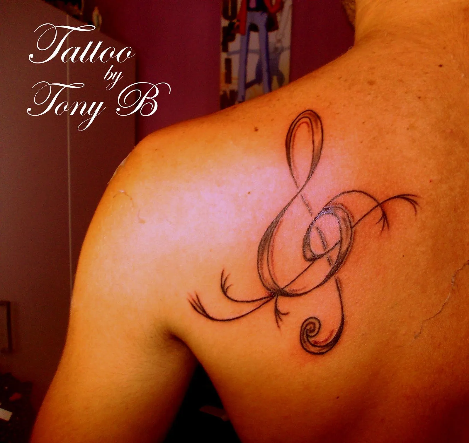 NAPLES STYLE TATTOO: tattoo chiave di violino