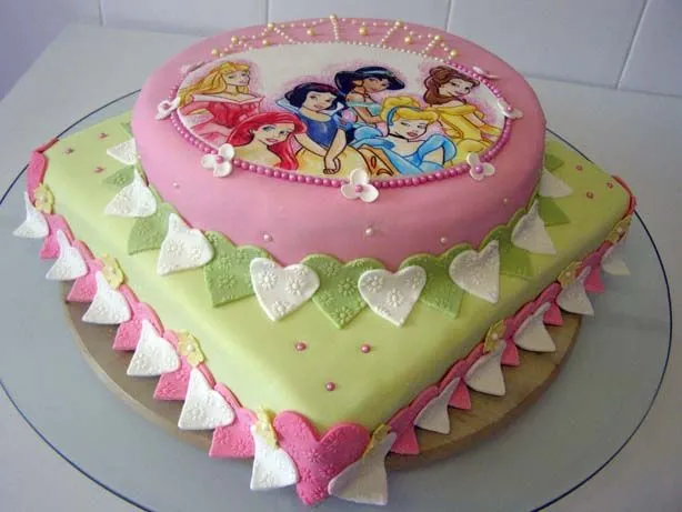 Nueva Tarta Princesas Disney de 2 pisos! - Cocina y Thermomix TM5 ...