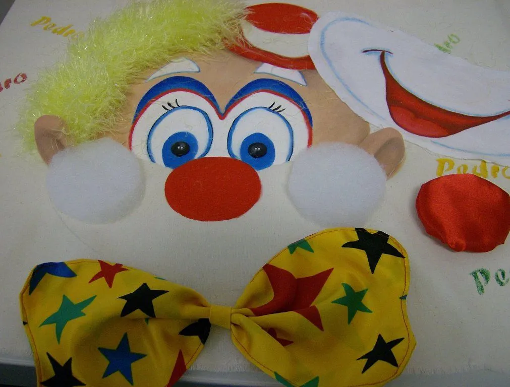 hacer una nariz de payaso | Aprender manualidades es facilisimo.