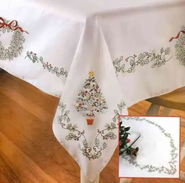 Navidad. Manteles en Punto de Cruz