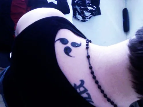 Ndelusop: Power tattoo the hand just reminded me of naruto'sso don ...