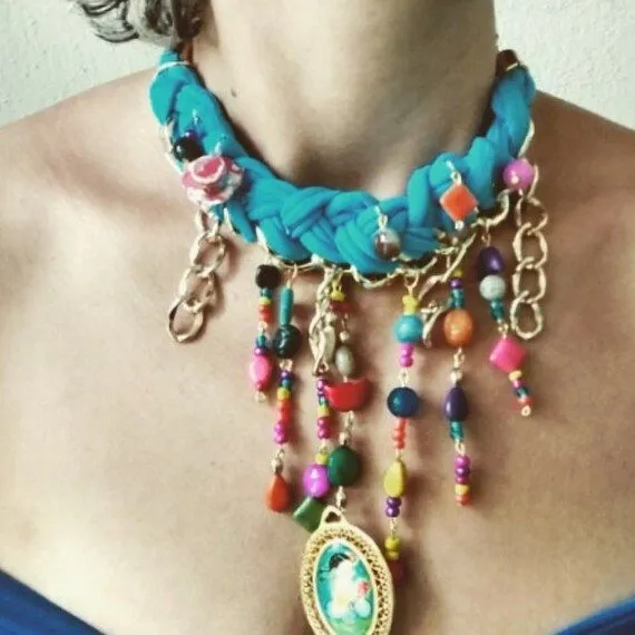 Necklace Collar Frida kahlo tejido woven piedras por Amatzolli
