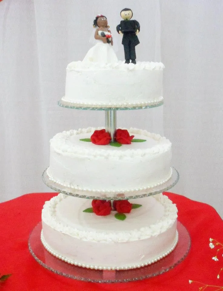 Néia Cakes: Bolo de Casamento vermelho