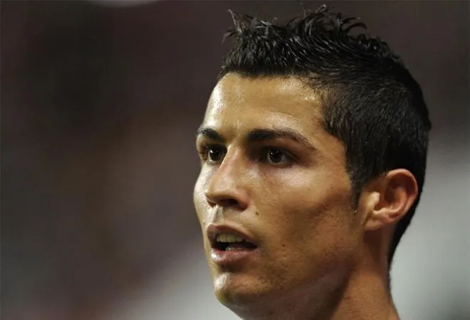 Neymar y Cristiano Ronaldo: Peinados, crestas y fútbol Neymar y Cristiano Ronaldo: Peinados, crestas y fútbol