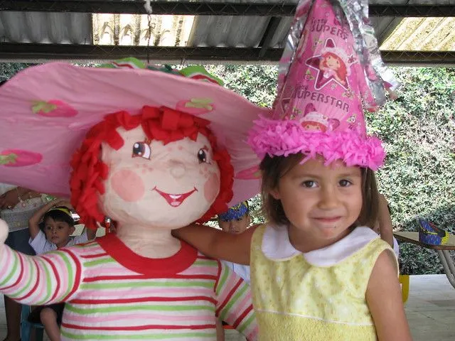 Nicole y la chica fresa | Flickr - Photo Sharing! Nicole y la chica fresa | Flickr - Photo Sharing!