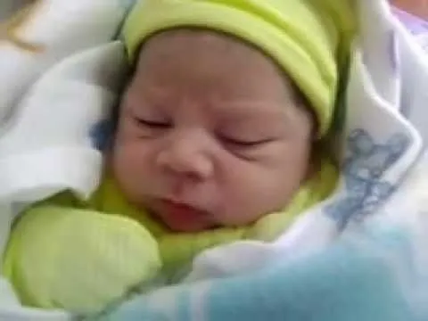 Mi nieto recien nacido - YouTube