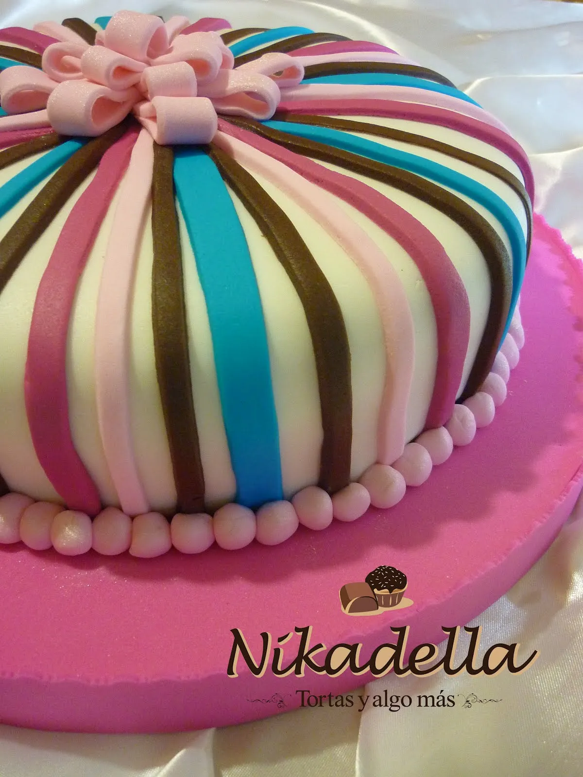 Nikadella: Torta Cintas y Moño