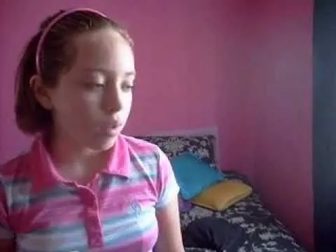 LA NINA CON LA MEJOR VOZ CANTANDO TEMA DE TITANIC ♥ - YouTube