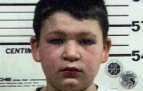 Un niño de 11 años mata por celos a su madrastra con su propia ...
