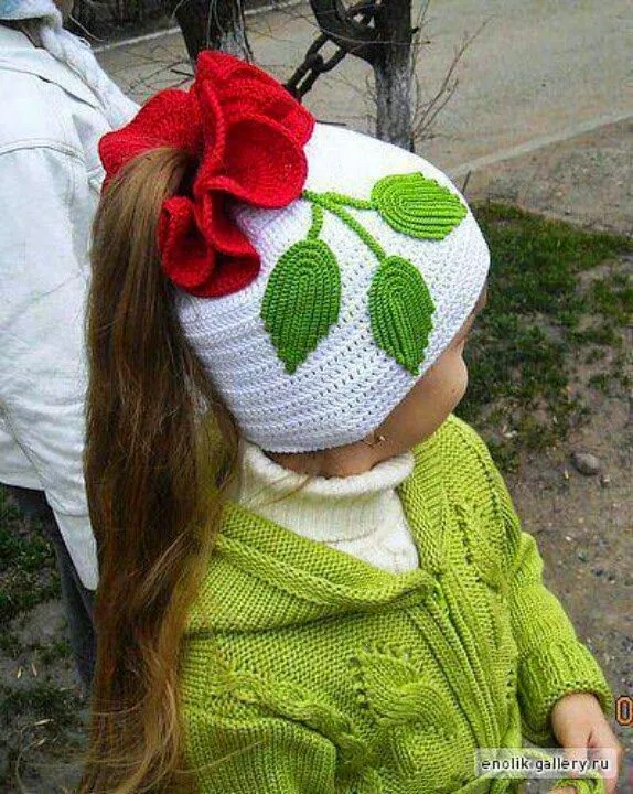 Niño en Casa: Hermosos gorros para niñas tejidos a crochet Niño en Casa: Hermosos gorros para niñas tejidos a crochet