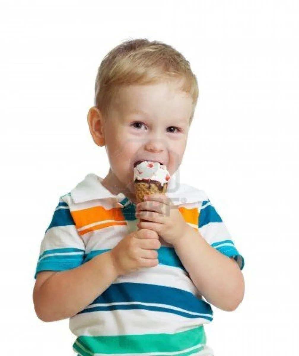 niño comiendo un helado Colouring Pages (page 2)