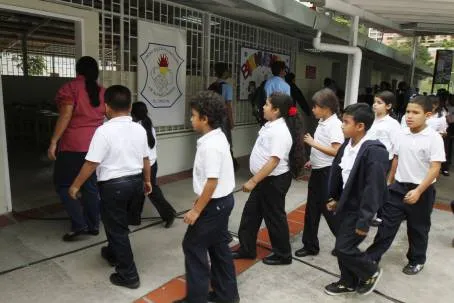 Evalúan en el Zulia reprogramación escolar por sequía de la región Evalúan en el Zulia reprogramación escolar por sequía de la región