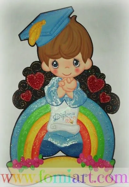Niño Graduación con toga azul y diploma. | Fomiart