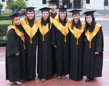 Nino Graduacion Con Toga Y Birrete Ropa De | ExpoImages.