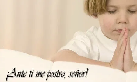 niño orando