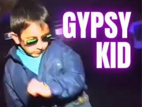 Niño y su sorprendente disfraz de Transformer | Baluart VideoRoll Niño y su sorprendente disfraz de Transformer | Baluart VideoRoll