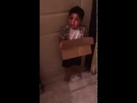 Un niño quiere ver “viejas encueradas” y su mamá no le deja ... Un niño quiere ver “viejas encueradas” y su mamá no le deja ...