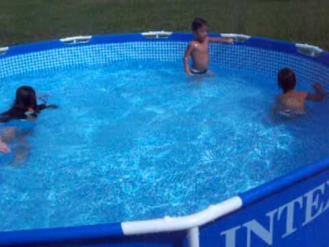 NIÑOS EN LA ALBERCA | Videos « Zenzi.OrG