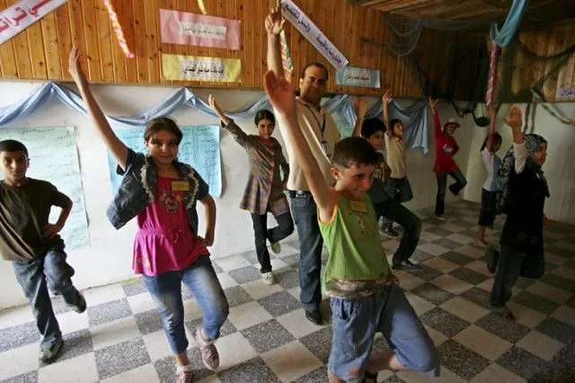 Niños bailando danza tradicional palestina | Flickr - Photo Sharing!