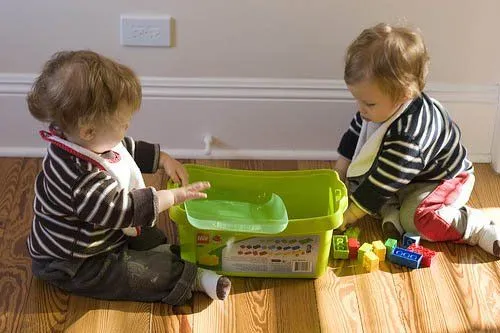 Los niños tienen que compartir, si quieren