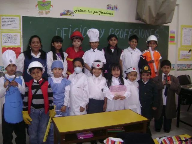 Niños disfrazados de profesiones - Imagui