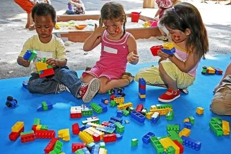 Los niños europeos reciben peor atención de sus padres por la ...