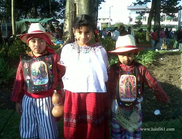 Los niños en la fiesta de mi barrio | Luis Figueroa CARPE DIEM