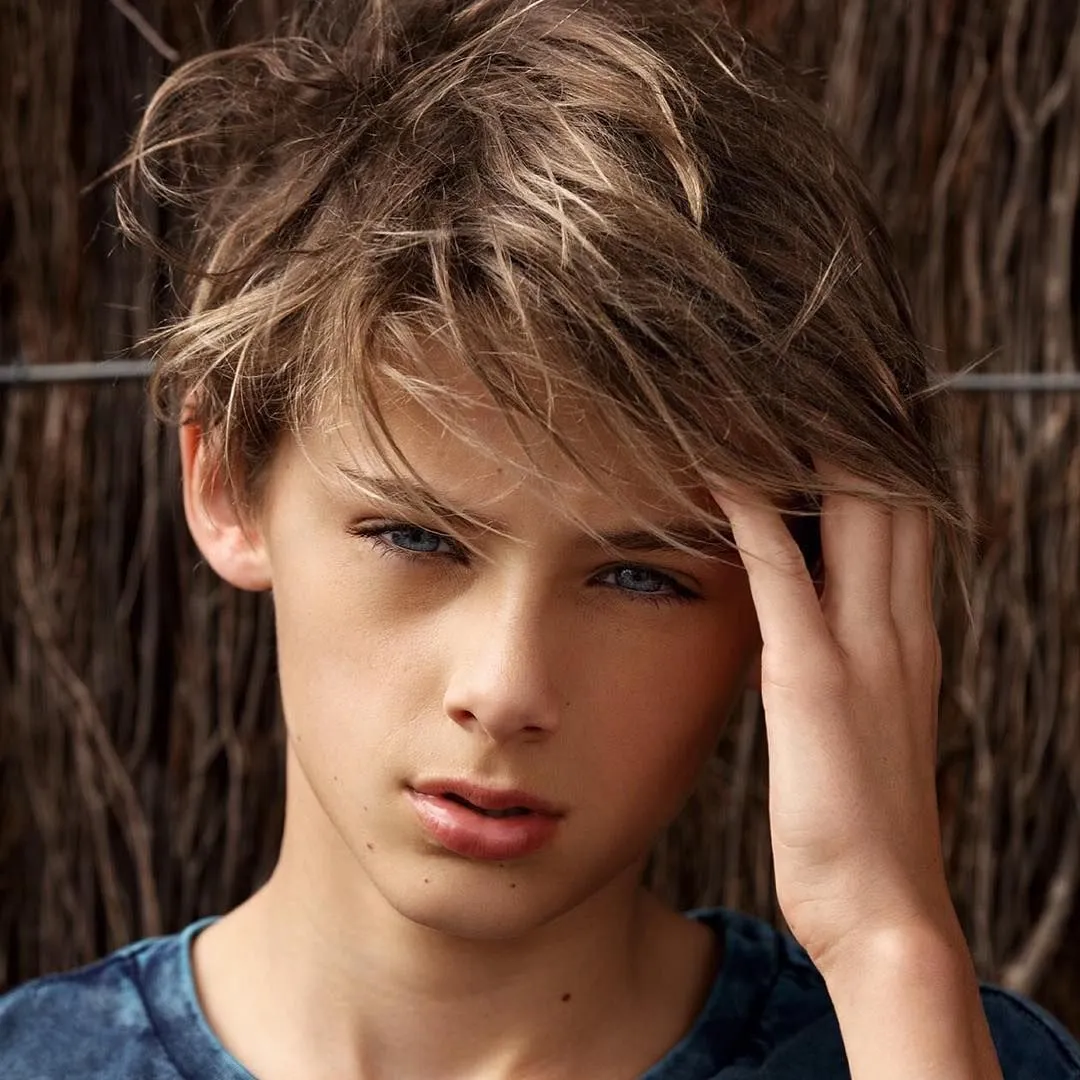 Niños guapos de 12