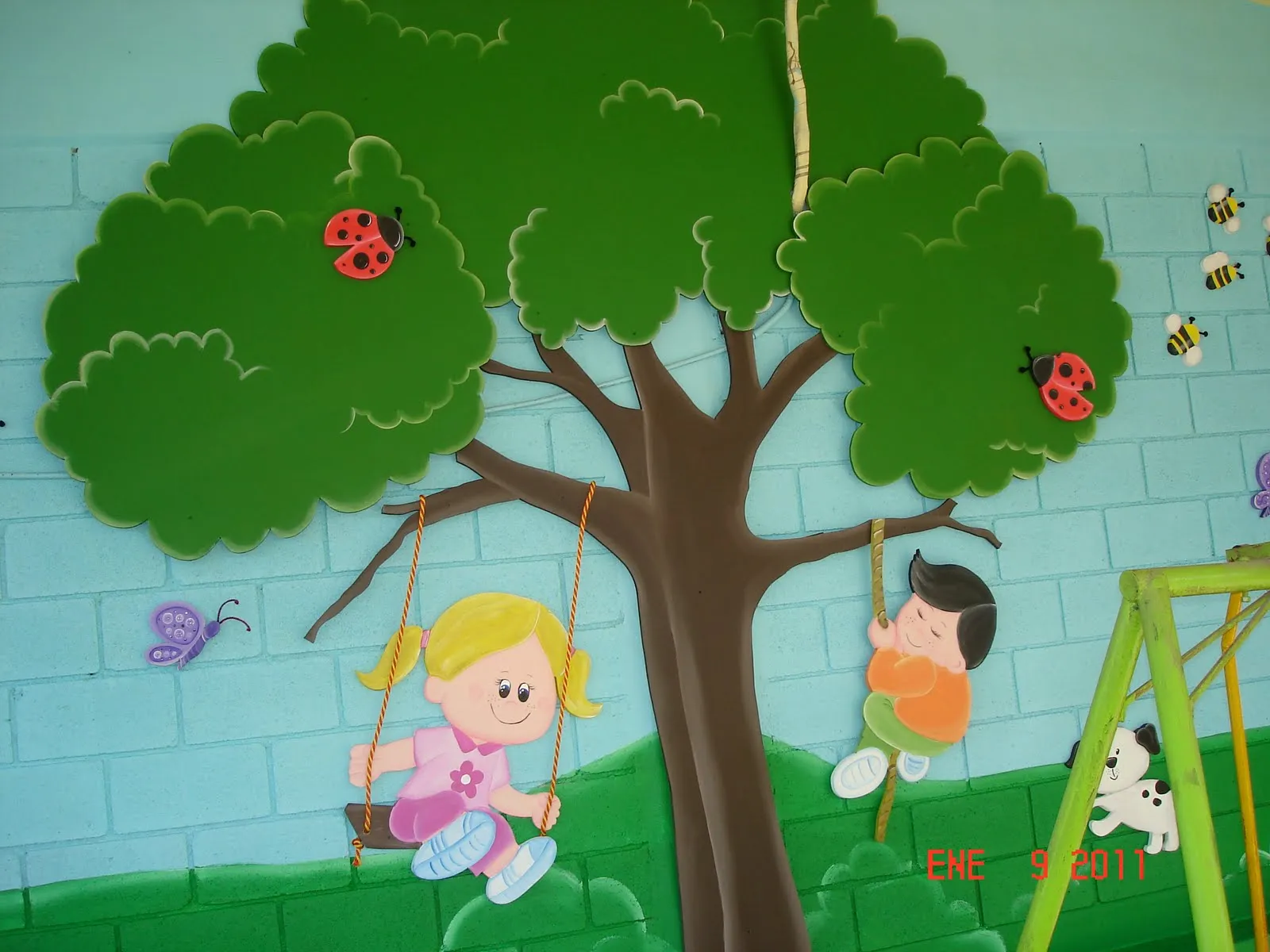 Niños Jugando...Kinder Pedro Calderon