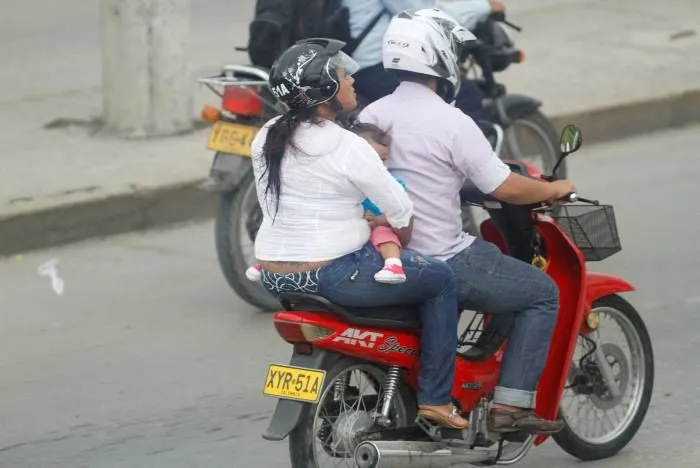 Niños en moto, una amenaza a la vida | Accidentes mototaxismo | EL ...