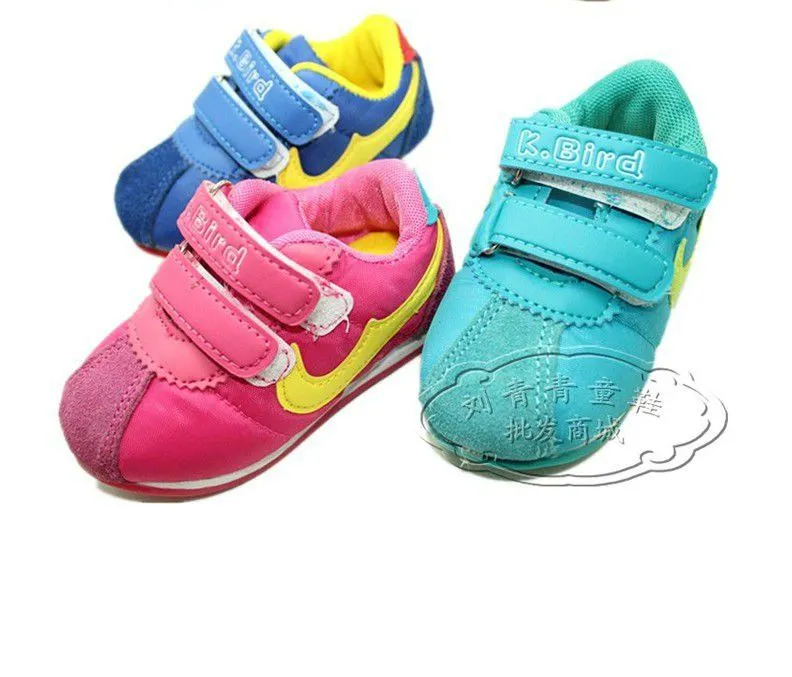 niños de las muchachas la zapatilla de deporte calza botas ajuste ...