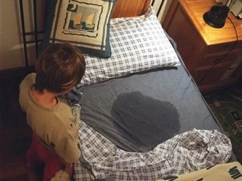 Por qué hay niños que se hacen pipí en la cama? - YouTube Por qué hay niños que se hacen pipí en la cama? - YouTube