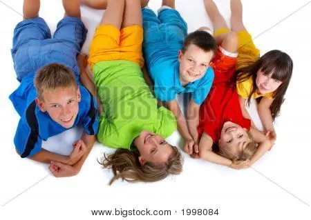 Niños sonriendo Fotos stock e Imágenes stock | Bigstock