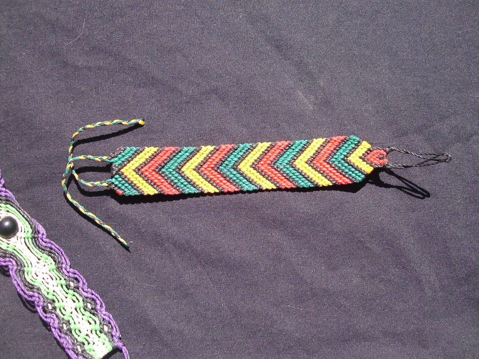 NOEMA=- ARTESANIAS MACRAME: Pulsera en V