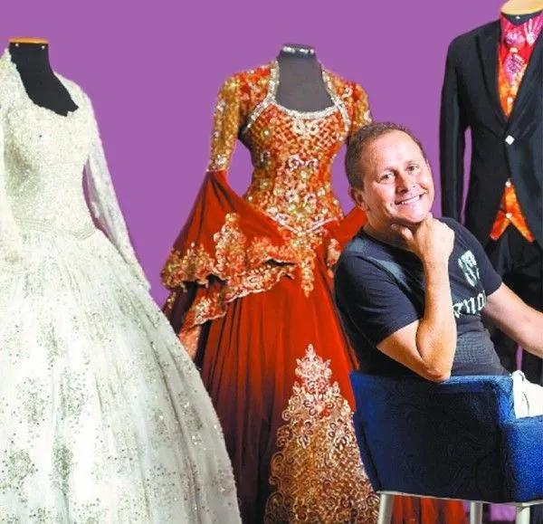 Noivas Ciganas usam dois vestidos, um branco e um vermelho ... Noivas Ciganas usam dois vestidos, um branco e um vermelho ...