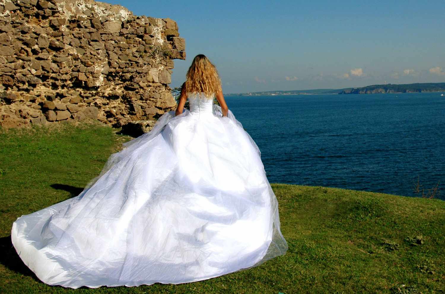 Nombres y tipos de estilo de cauda del vestido de novia Nombres y tipos de estilo de cauda del vestido de novia