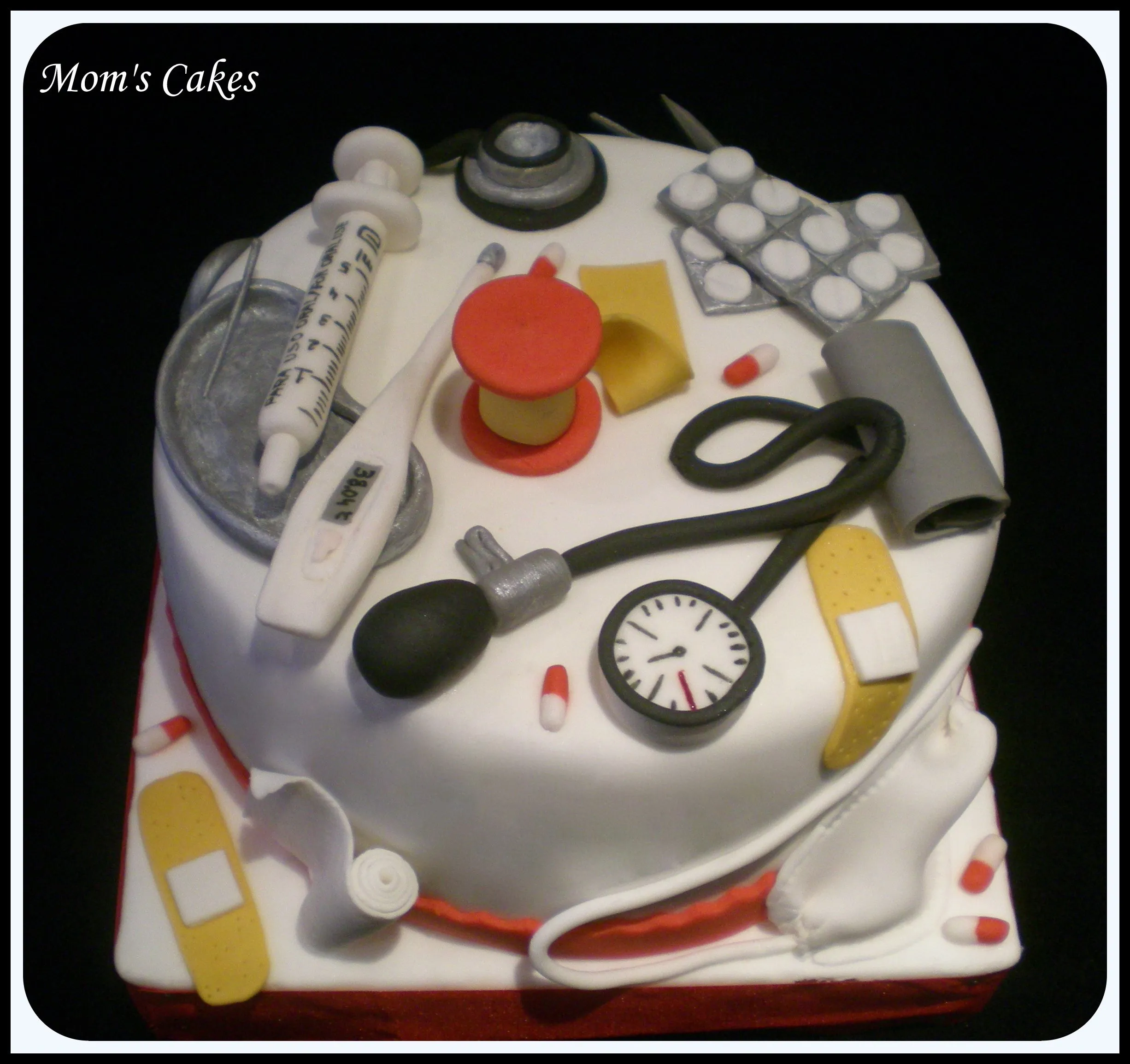 PASTEL “KIT DE ENFERMERA” | Mom's Cakes