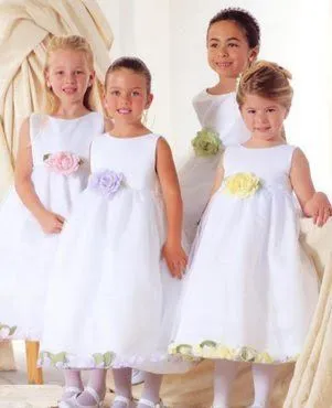Novias Atractivas: Vestidos de Pajes o Damitas para Matrimonios Novias Atractivas: Vestidos de Pajes o Damitas para Matrimonios