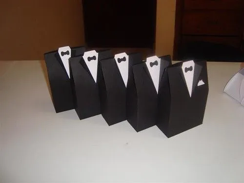 Novio y Novia: cajitas para recuerditos de bodas. Tutorial con ... Novio y Novia: cajitas para recuerditos de bodas. Tutorial con ...