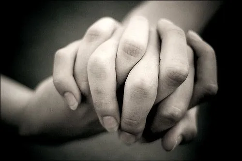 Novios agarrados de la mano tumblr - Imagui Novios agarrados de la mano tumblr - Imagui